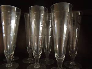 lot 86 image: 7 bubbled champagne glasses 8 tall