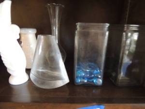lot 83 image: White Swan Avon perfume bottle 5 bottle 2 6 vases