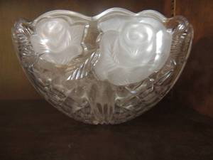 lot 104 image: Anna Hutte 24% lead crystalBleikristal from Germany frosted rose 4x8