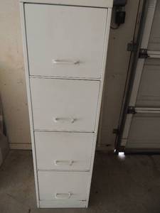lot 123 image: 4 drawer filing cabinet