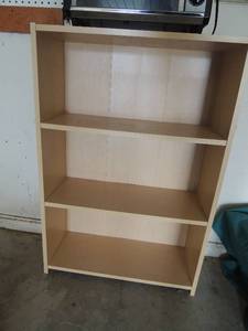 lot 127 image: 3 tier book shelf 35x24x9