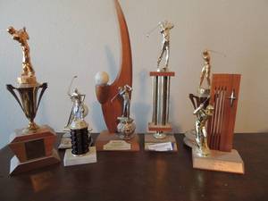 lot 38 image: 7 golf trophies from 1960s
