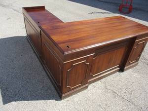 lot 5 image: Vintage Kimball L-Shaped Desk, With Detachable-L