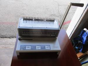 lot 36 image: ibico Model KOMBO DC INC. Commercial Heavy Duty Manual Comb PunchBind Machine