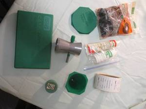 lot 76 image: Lot -Mixed Reloading Equipment And Extras