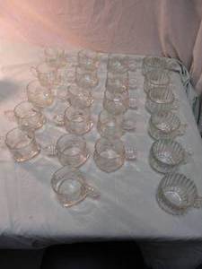 lot 97 image: 2-Styles of 22 Vintage -Glass Punch Bowl Cups