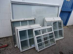 lot 136 image: Lot-20-Mixed Sizes Of Window PanelsPanesSashes..