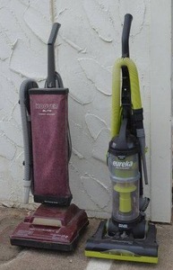 lot 210 image: Eureka Bagless Vacuum Cleaner Model AS2111, Hoover Vacuum Cleaner Model U4617-930