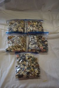 lot 226 image: Vintage Buttons