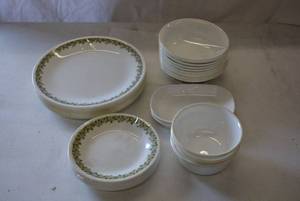 lot 152 image: Corelle Spring Blossom Corning Ware Dish Set