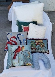 lot 121 image: Bed Pillows and Throw Pillows, see pictures