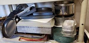 lot 9 image: Baking Pans and Cookware