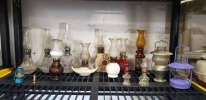 lot 55 image: Collection of Small Hurricane Lamps, Vintage and More see Pictures