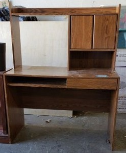 lot 87 image: Small Computer Desk