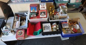 lot 92 image: Christmas Lot, see pictures