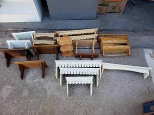 lot 26 image: Decorative Wall Shelves