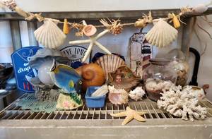 lot 25 image: Shells and Fish Dcor, see pictures