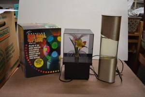 lot 198 image: Rotating Big Ball of Light, Fiberoptic Flower Light, Vintage Lava Lamp