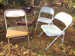 lot 31 image: Samsonite and other brands metal folding chairs 4 total