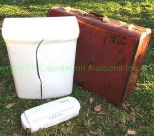 lot 16 image: Vintage Samsonite suitcase and paper shredder