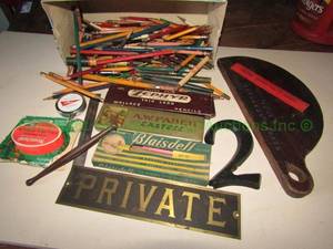 lot 275 image: Assorted collectibles including pens and pencils as shown