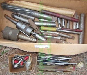 lot 240 image: Assorted milling bit chucks and bits as shown