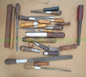 lot 252 image: Assorted files and wood tool handles