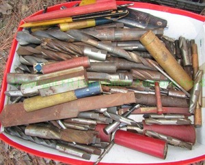 lot 238 image: Assorted milling and drill bits as shown, generous quantity