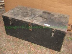 lot 257 image: Heavy duty metal hinged lid storage box