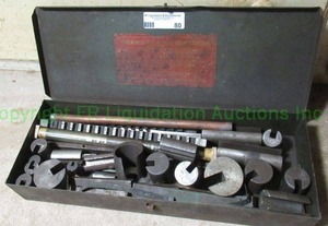 lot 80 image: Threadwell little champ keyway cutter set
