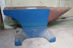 lot 84 image: Large industrial anvil