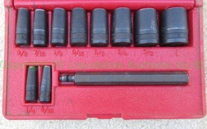 lot 193 image: Large hole punch set