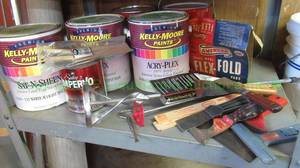 lot 164 image: Assorted paints and paint supplies and tools