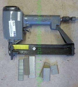 lot 173 image: Senco pneumatic staple gun
