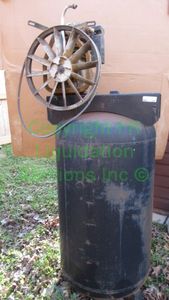 lot 286 image: Black Max 5hp air compressor, no motor piston detached from tank
