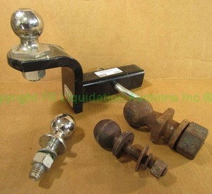 lot 131 image: Trailer hitch and ball hitches
