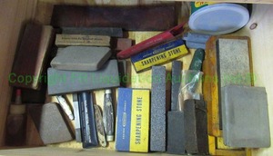 lot 44 image: Assorted knife sharpening stones