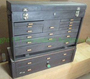 lot 54 image: Kennedy model MC-28-025141 two piece tool box, key for lower only. Contents not included