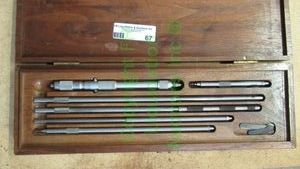 lot 67 image: Vintage Starrett inside micrometer set