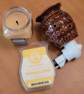 lot 43 image: CANDLES AND WARMER AS SHOWN.