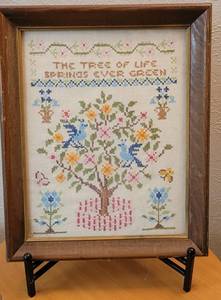 lot 55 image: FRAMED VINTAGE NEEDLEPOINT STYLE THE TREE OF LIFE PIECE AS SHOWN. 13.5 W x 16.5 H