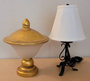 lot 62 image: DECORATIVE LIDDED VASE AND LAMP AS SHOWN.
