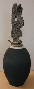 lot 77 image: LARGE SIZE  11 DIA x 31.5 H SHELDON GANSTROM CERAMIC VESSEL SCULPTURE WITH LID IN STYLE, COLOR, AND CONDITION SHOWN.