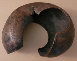 lot 85 image: SCULPTED IRON ART  DECOR IN STYLE, COLOR, AND CONDITION SHOWN. 8 W x 7 D x 5 H
