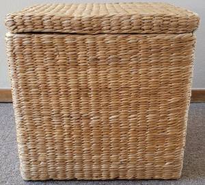 lot 120 image: WOOVEN STYLE DECORATIVE STORAGE BOX AS SHOWN. 14.75 W x 11.75 D x 14.75 H