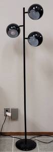 lot 216 image: FLOOR LAMP IN STYLE, COLOR, AND CONDITION SHOWN. TESTED AND WORKING. 65 HIGH