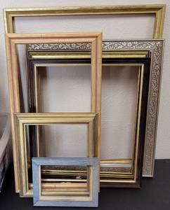 lot 235 image: ASSORTED PICTURE FRAMES IN STYLES, COLORS, AND CONDITION SHOWN.