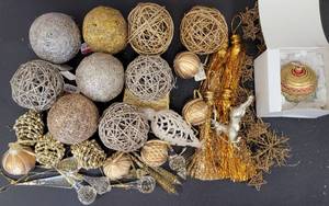 lot 238 image: PIER 1 IMPORTS CHRISTMAS ORNAMENTS AS SHOWN.