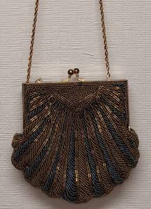 lot 262 image: HAND BAG  PURSE IN STYLE, COLOR, AND CONDITION SHOWN.