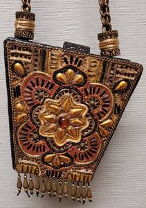 lot 263 image: HAND BAG  PURSE IN STYLE, COLOR, AND CONDITION SHOWN.